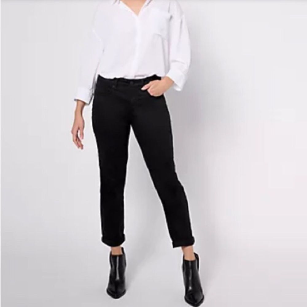 NWT NYDJ Margot Girlfriend- Black sizes 28 W